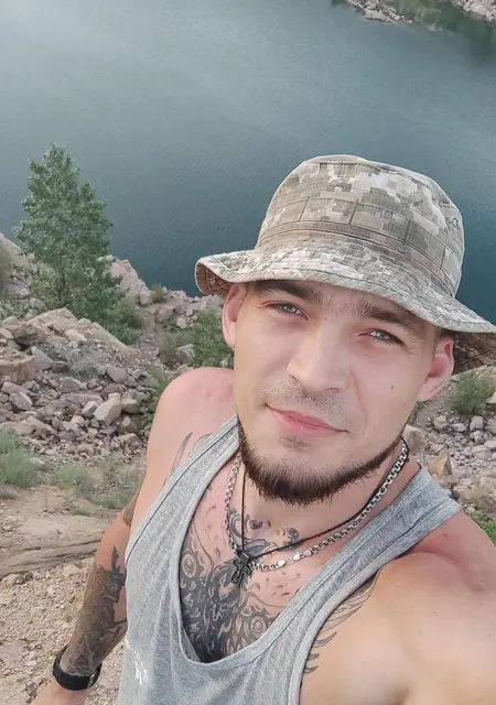 Я Максим, 33, знакомлюсь на одну ночь в Мариуполе