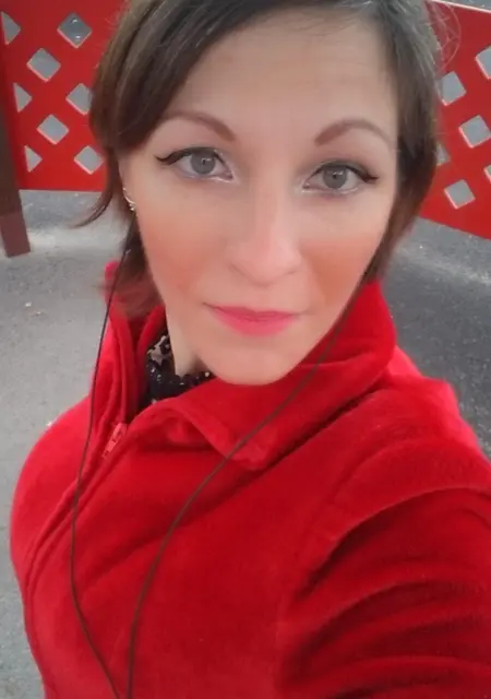 Я Иринка, 36, из Новороссийска, ищу знакомство для постоянных отношений