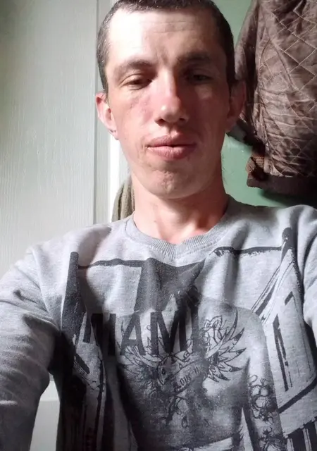 Я Денис, 33 років, знайомлюсь для приємного проведення часу у Києві