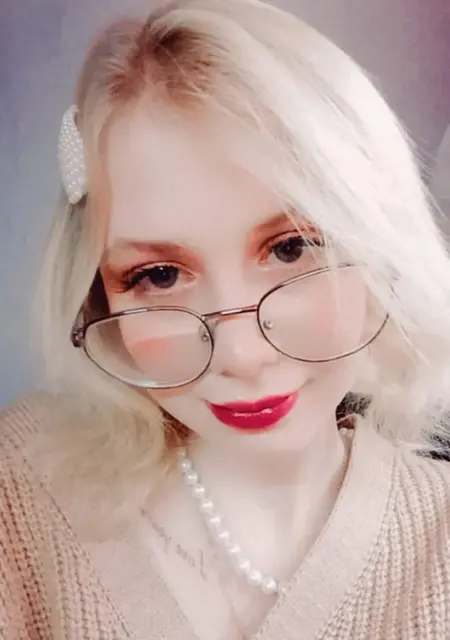 Я Виктория, 21, знакомлюсь для общения в Тюмени