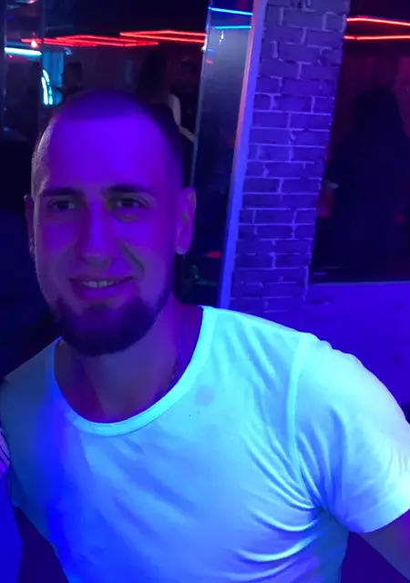 Я Андрей, 27, из Ярославля, ищу знакомство для приятного времяпровождения