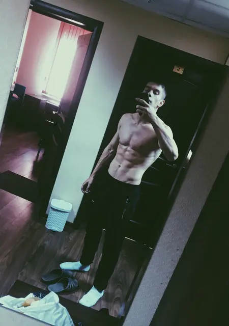 Егор из Севастополя, ищу на сайте знакомства без обязательств