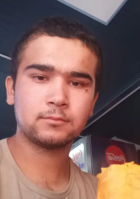 Я Миша, 20, знакомлюсь для открытые отношения в Твери