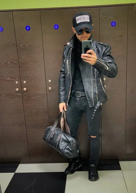 Денис из Владивостока, ищу на сайте знакомства на одну ночь