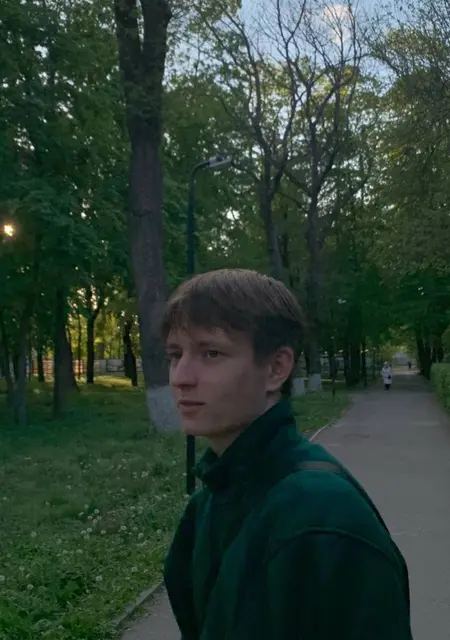 Владимир из Москвы, мне 19, познакомлюсь на одну ночь