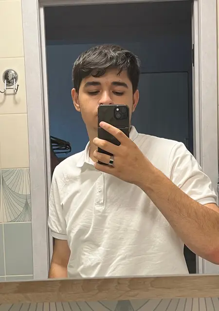 Я Максим, 18, из Саратова, ищу знакомство для приятного времяпровождения