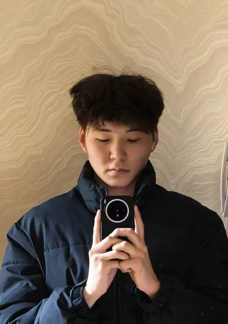 Владислав из Якутска, мне 18, познакомлюсь для постоянных отношений