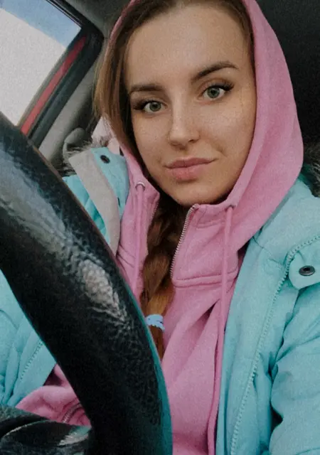 Anna из Губкинского, ищу на сайте общение