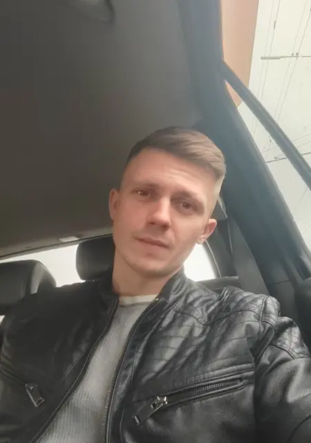 Артем из Клинцов, мне 25, познакомлюсь для приятного времяпровождения