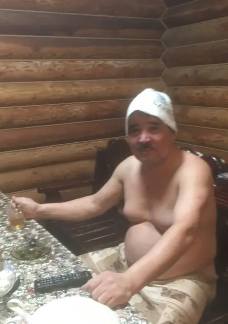 Руслан из Астрахани, ищу на сайте знакомства на одну ночь