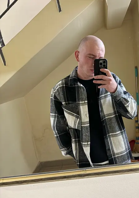 Я Andrey, 23, из Смоленска, ищу знакомство для совместных путешествий