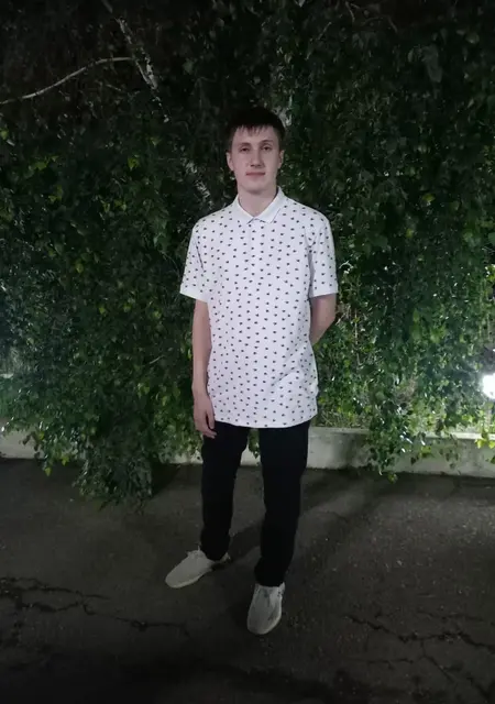 Я Oleg, 21, из Феодосии, ищу знакомства на одну ночь