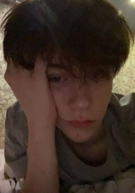 Я Женя, 21, из Оренбурга, ищу знакомство для постоянных отношений