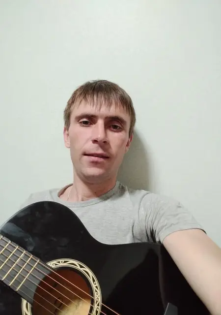 Сергей из Геленджика, мне 28, познакомлюсь без обязательств