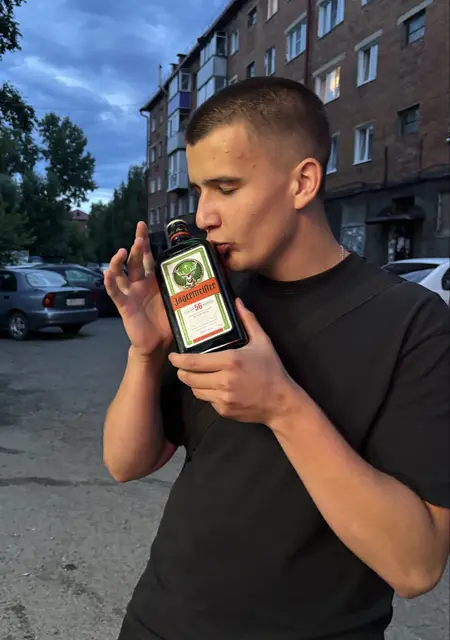 Alejsey из Междуреченска, мне 18, познакомлюсь на одну ночь