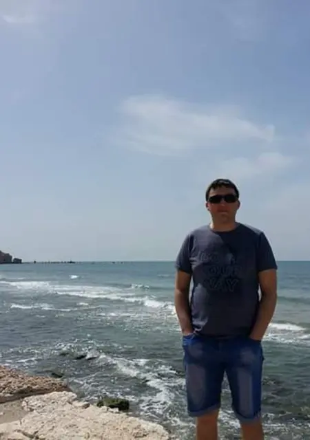 Я Дима, 42 років з Сєвєродонецька, шукаю знайомства на одну ніч