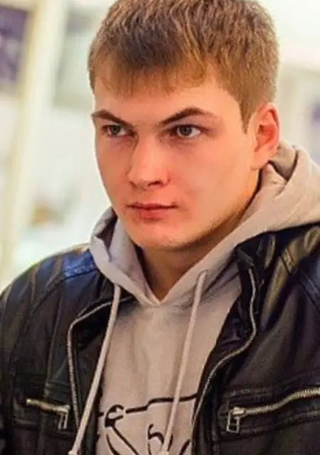 Я Максим, 35, из Кольчугина, ищу знакомства без обязательств