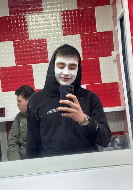 Руслан из Казани, мне 19, познакомлюсь на одну ночь