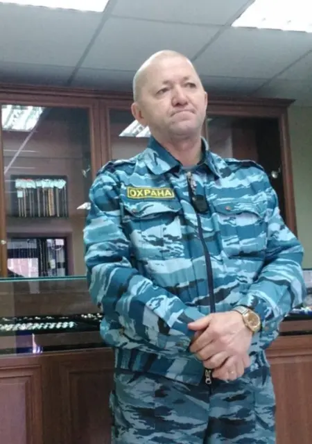 Я Риф, 50, из Ижевска, ищу знакомства без обязательств