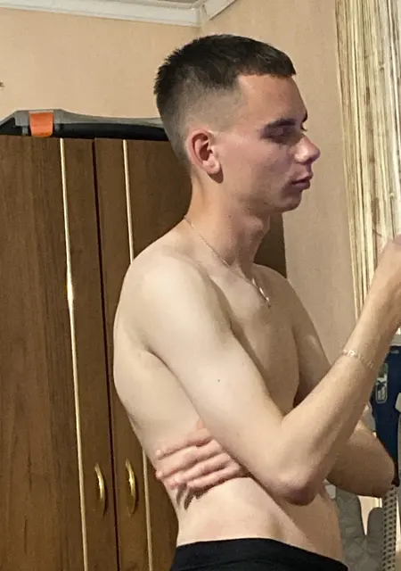 Арсен из Усть-Катава, ищу на сайте постоянные отношения