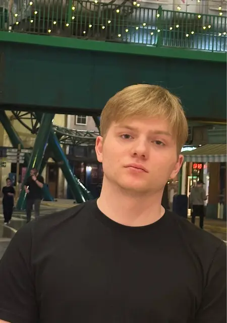 Я Артем, 20, знакомлюсь на одну ночь в Домодедове