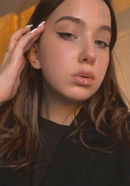 Соня из Екатеринбурга, ищу на сайте вирта