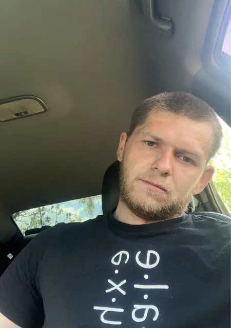 Я Василий, 31, знакомлюсь без обязательств в Павловском Посаде