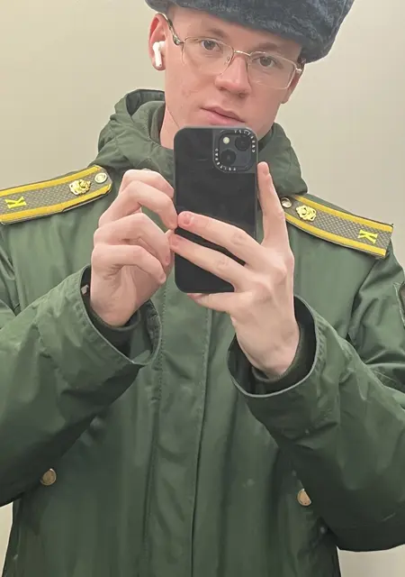 Данила из Санкт-Петербурга, мне 20, познакомлюсь на одну ночь