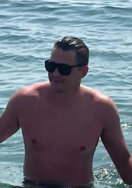 Я Alex, 29, из Чебоксар, ищу знакомства на одну ночь