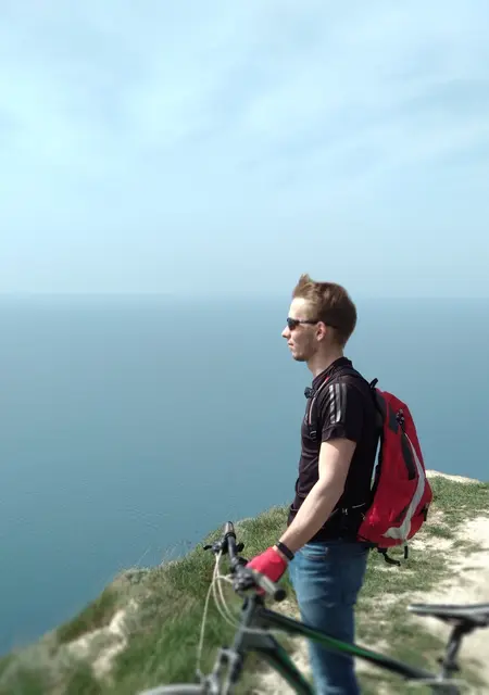 Я Денис, 28, из Абакана, ищу знакомства без обязательств