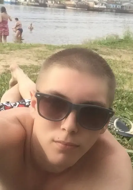 Я Вадим, 29, из Перми, ищу знакомства на одну ночь