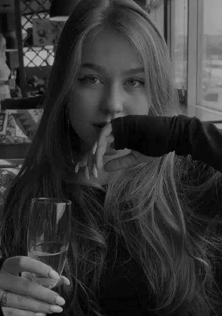 Полина из Выборга, мне 19, познакомлюсь для вирта