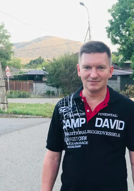 Я Виктор, 49, знакомлюсь для постоянных отношений в Ессентуках