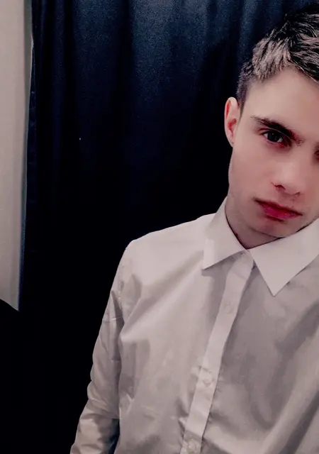 Валентин из Щелково, мне 26, познакомлюсь для общения