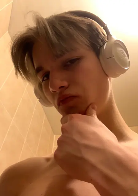 Я Виталий, 20, знакомлюсь для приятного времяпровождения в Йошкар-Оле