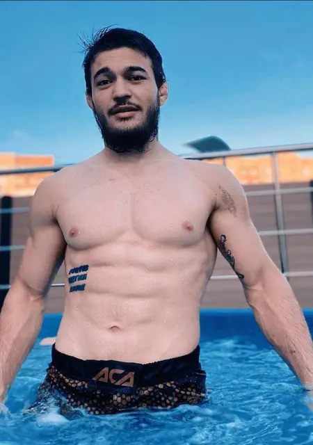 Я Jake, 21, знакомлюсь без обязательств в Екатеринбурге