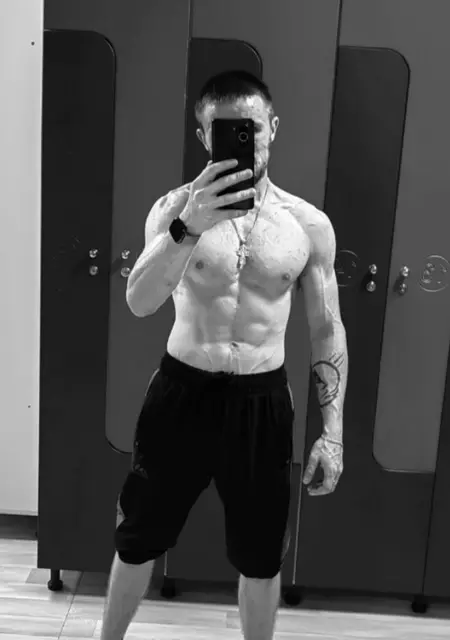 Я Александр, 27, из Новосибирска, ищу знакомства на одну ночь