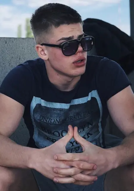 Саша из Мукачева, ищу на сайте знакомства на одну ночь