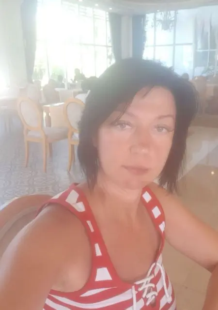 Я Irina, 40, знакомлюсь в Праге
