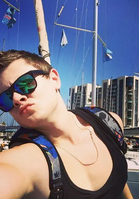 Я Дима, 37, знакомлюсь без обязательств в Новом Уренгое