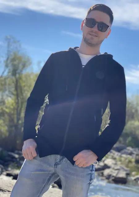 Я Артем, 37 років з Миколаєва, шукаю знайомство для приємного проведення часу