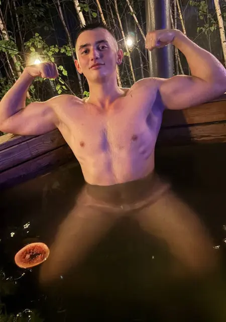 Я Тимур, 19, из Казани, ищу знакомства без обязательств