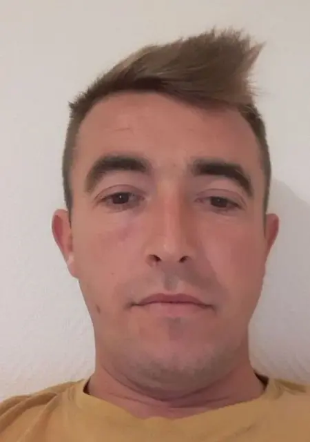 Cyril из Парижа, мне 34, познакомлюсь