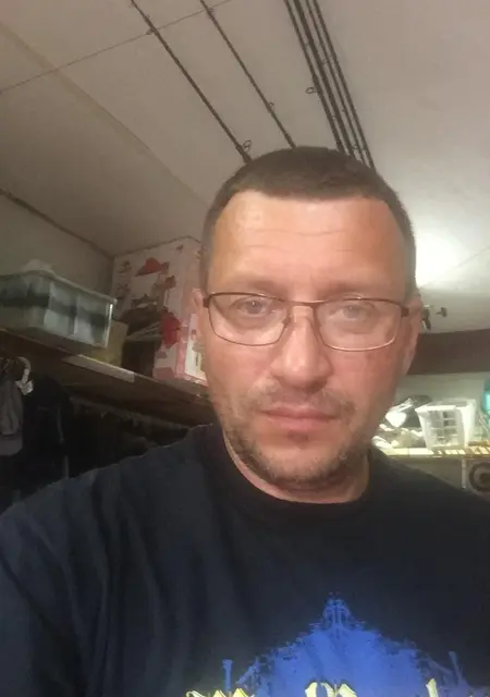 Гена Крокодил из Кургана, мне 46, познакомлюсь без обязательств