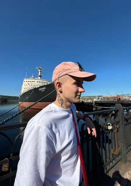 Евгений из Мурманска, ищу на сайте знакомства на одну ночь