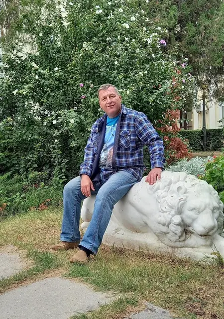 Я Олег, 51, из Омска, ищу знакомства без обязательств