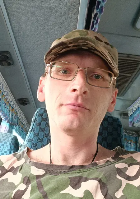 Артём из Уссурийска, ищу на сайте знакомства на одну ночь