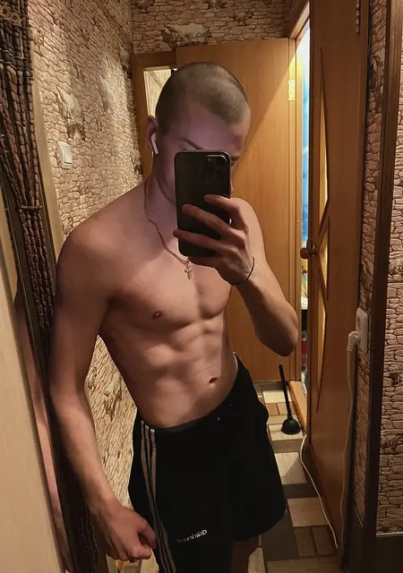 Я Витя, 24, из Ачинска, ищу знакомства без обязательств