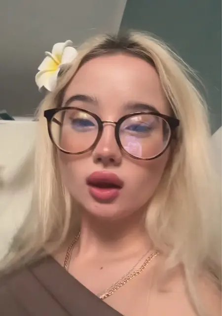 Я Эми, 19, знакомлюсь для вирта в Москве