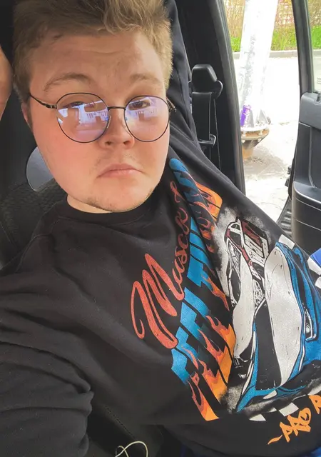 Даниил из Новомосковска, ищу на сайте открытые отношения